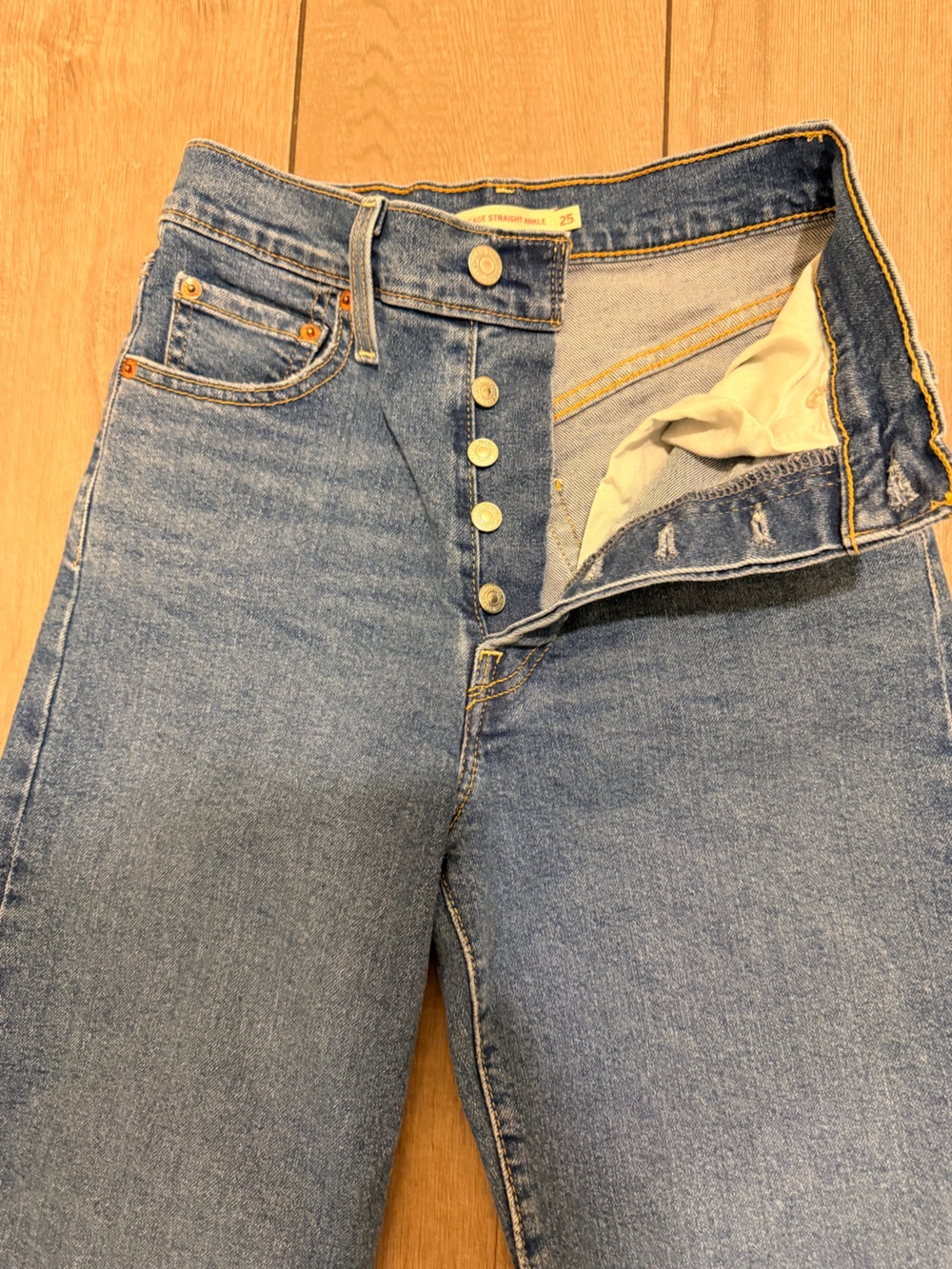 Levi's Women's Blue Ribcage Straight Ankle Jeans - Picture 3 of 11
